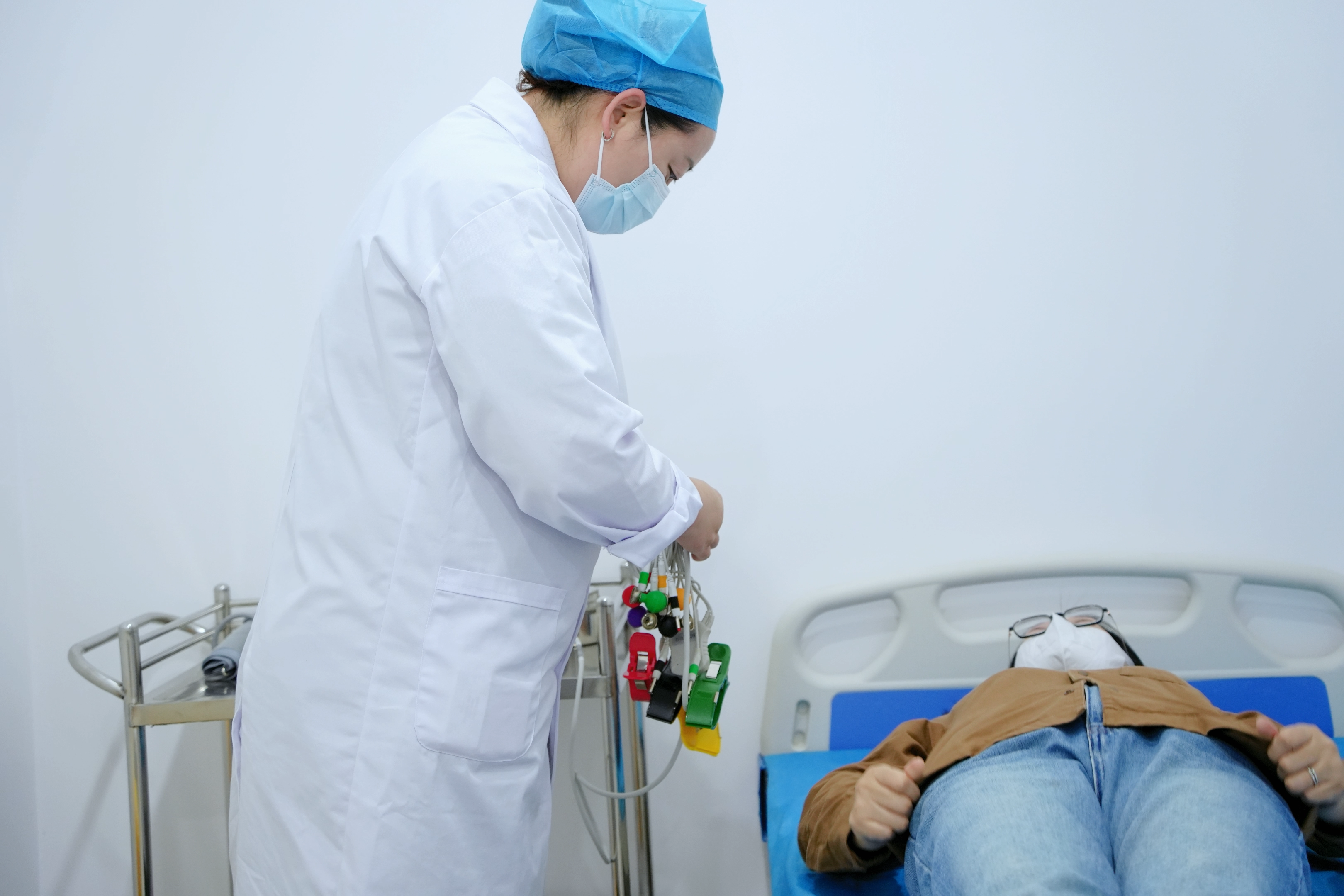 唐山中牙口腔醫(yī)院規(guī)模和設(shè)施：4000㎡現(xiàn)代化口腔診療中 心www.sorencai.cn